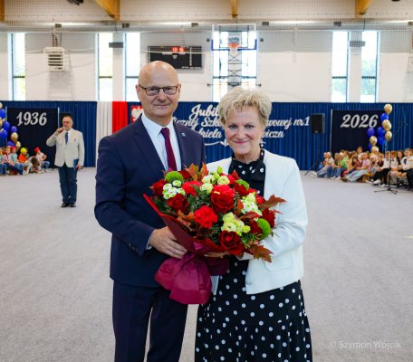 Jedynka łączy pokolenia! Jubileusz 90-lecia Publicznej Szkoły Podstawowej nr 1 w Grójcu